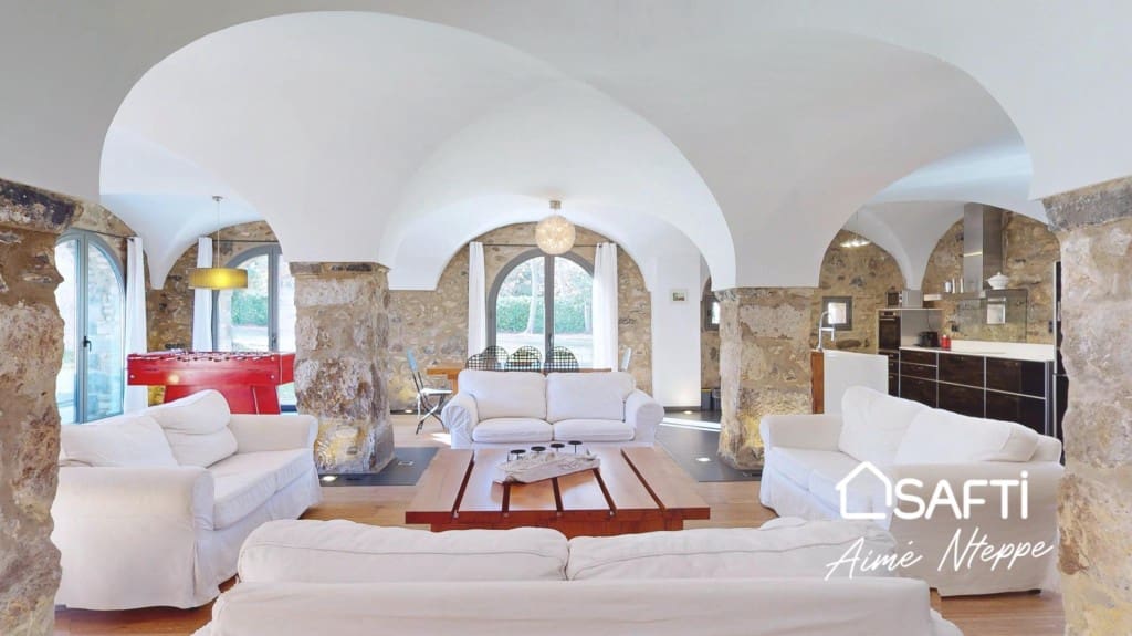 4 bedroom Finca/Country House for sale in Sant Joan les Fonts with pool garage - € 1,250,000 (Ref: 9595344)