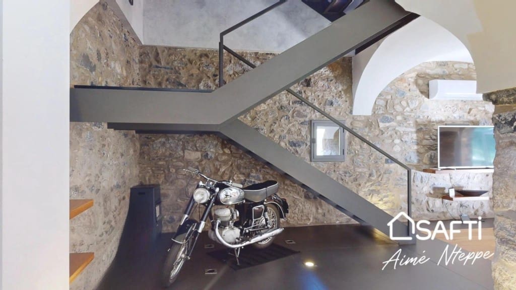 4 bedroom Finca/Country House for sale in Sant Joan les Fonts with pool garage - € 1,250,000 (Ref: 9595344)