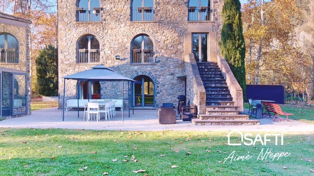 4 bedroom Finca/Country House for sale in Sant Joan les Fonts with pool garage - € 1,250,000 (Ref: 9595344)