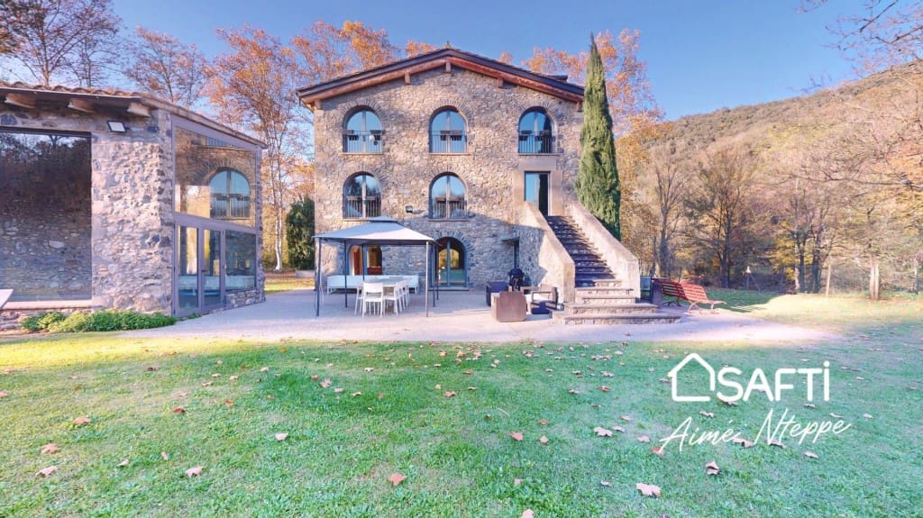 4 bedroom Finca/Country House for sale in Sant Joan les Fonts with pool garage - € 1,250,000 (Ref: 9595344)