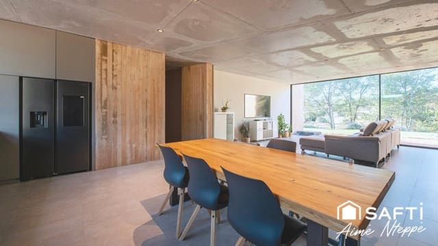 6 Zimmer Villa zu verkaufen in Sant Julià de Ramis mit Pool Garage - 985.000 € (Ref: 9595345)