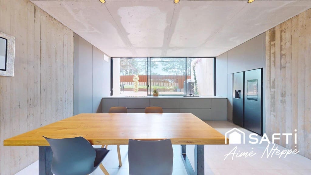 6 bedroom Villa for sale in Sant Julia de Ramis with pool garage - € 985,000 (Ref: 9595345)