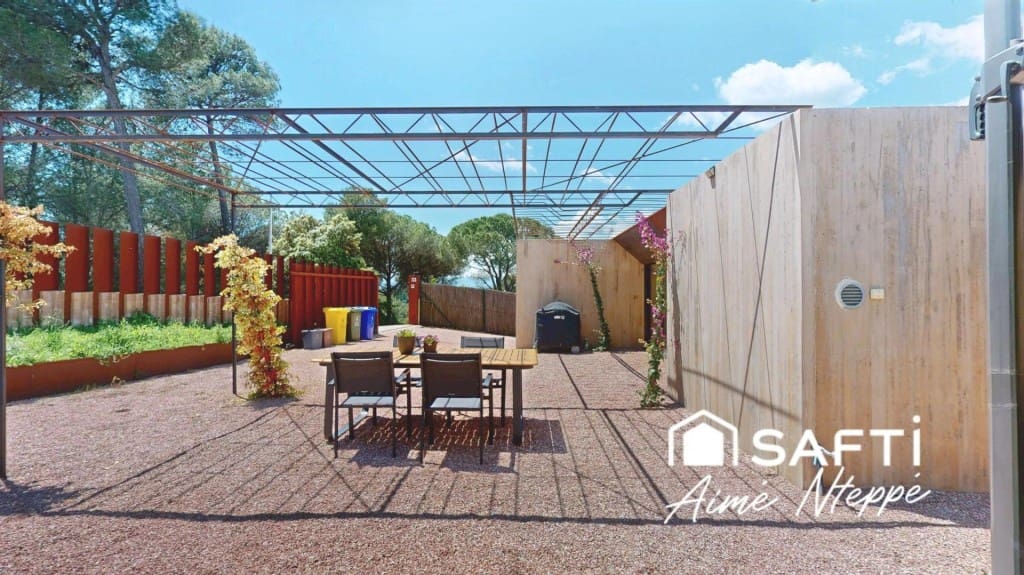 6 bedroom Villa for sale in Sant Julia de Ramis with pool garage - € 985,000 (Ref: 9595345)