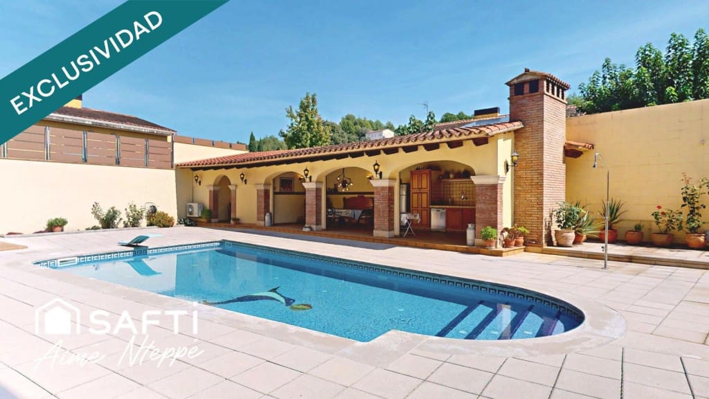5 bedroom Villa for sale in Girona city with pool garage - € 630,000 (Ref: 9595346)