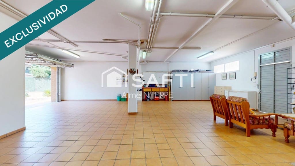 5 bedroom Villa for sale in Girona city with pool garage - € 630,000 (Ref: 9595346)