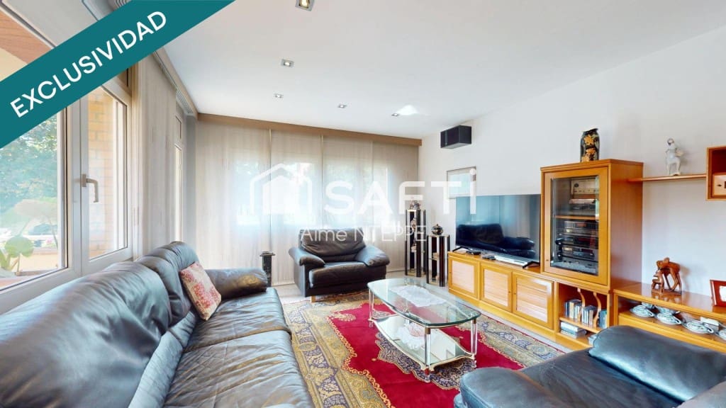 5 bedroom Villa for sale in Girona city with pool garage - € 630,000 (Ref: 9595346)