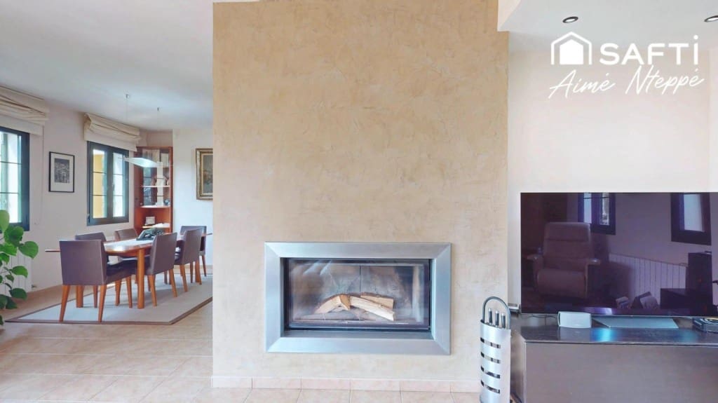 5 bedroom Villa for sale in Sant Julia de Ramis with pool garage - € 755,000 (Ref: 9595349)