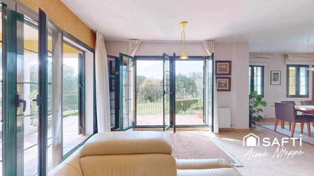 5 bedroom Villa for sale in Sant Julia de Ramis with pool garage - € 755,000 (Ref: 9595349)