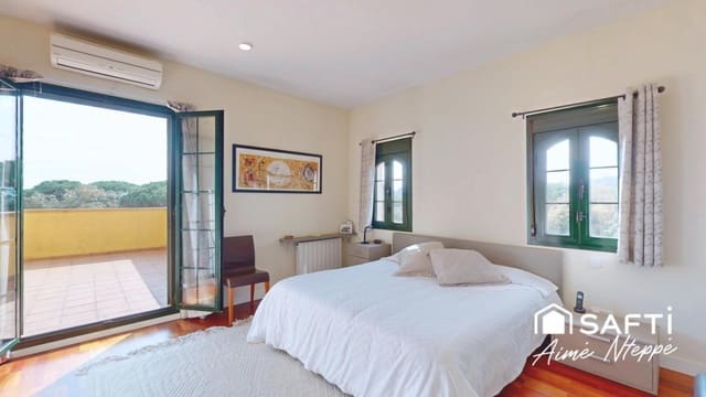 5 Zimmer Villa zu verkaufen in Sant Julià de Ramis mit Pool Garage - 755.000 € (Ref: 9595349)