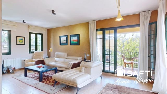 5 Zimmer Villa zu verkaufen in Sant Julià de Ramis mit Pool Garage - 755.000 € (Ref: 9595349)