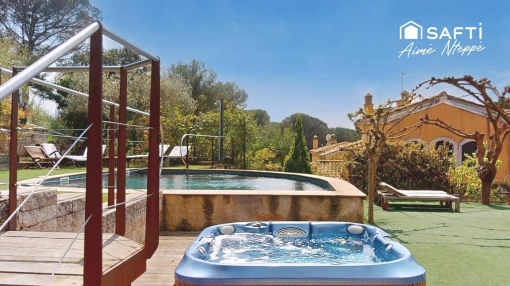 5 bedroom Villa for sale in Sant Julia de Ramis with pool garage - € 755,000 (Ref: 9595349)