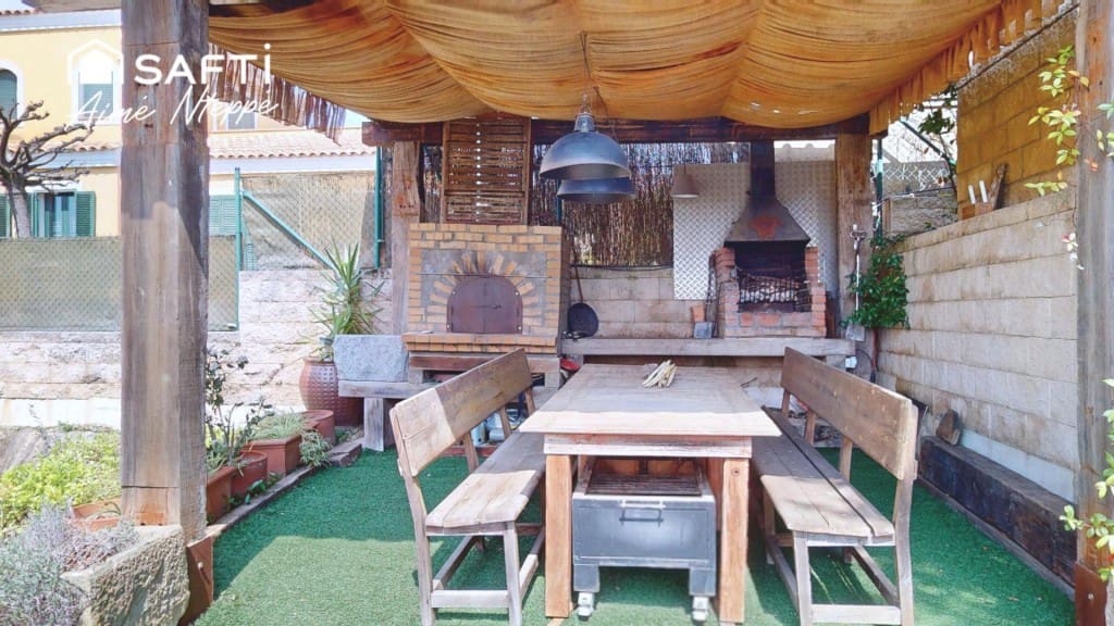 5 bedroom Villa for sale in Sant Julia de Ramis with pool garage - € 755,000 (Ref: 9595349)