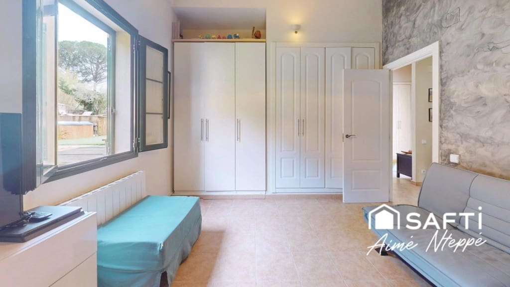 5 bedroom Villa for sale in Sant Julia de Ramis with pool garage - € 755,000 (Ref: 9595349)