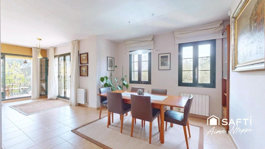 5 bedroom Villa for sale in Sant Julia de Ramis with pool garage - € 755,000 (Ref: 9595349)