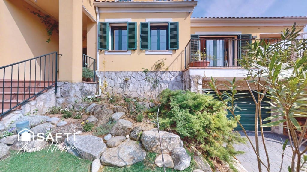 5 bedroom Villa for sale in Sant Julia de Ramis with pool garage - € 755,000 (Ref: 9595349)