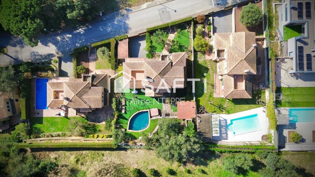 5 bedroom Villa for sale in Sant Julia de Ramis with pool garage - € 755,000 (Ref: 9595349)