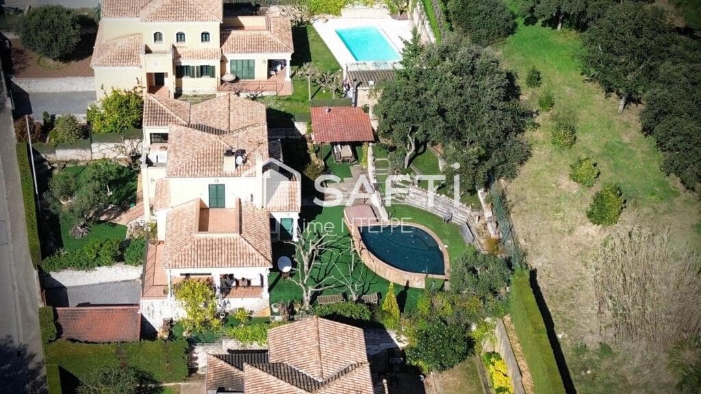 5 bedroom Villa for sale in Sant Julia de Ramis with pool garage - € 755,000 (Ref: 9595349)