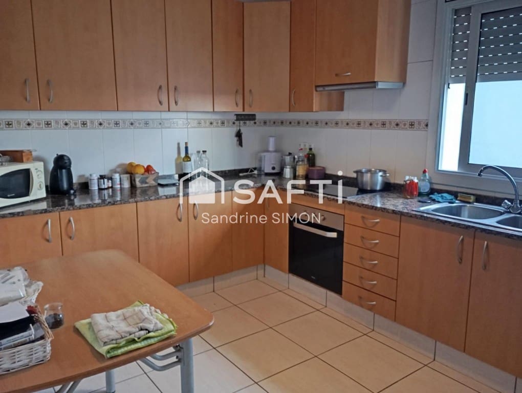 3 makuuhuone Huvila myytävänä paikassa Lloret de Mar mukana uima-altaan 
autotalli - 380 000 € (Ref: 9595353)