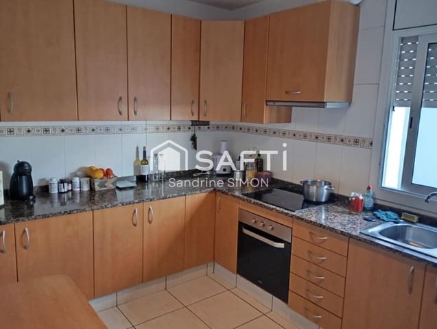 3 makuuhuone Huvila myytävänä paikassa Urbanitzacions del Nord, Lloret de Mar mukana uima-altaan 
autotalli - 380 000 € (Ref: 9595353)