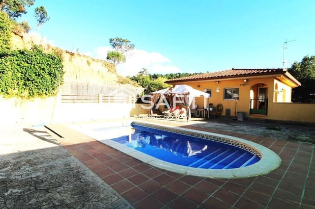 4 soverom Villa til salgs i Urbanitzacions del Nord, Lloret de Mar med svømmebasseng garasje - € 275 000 (Ref: 9595356)