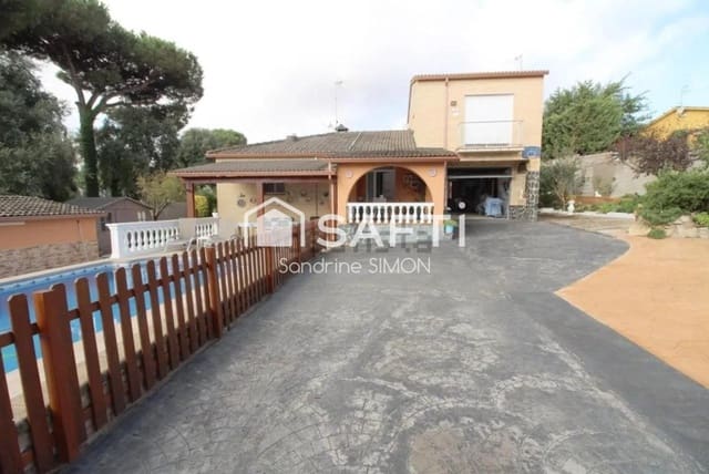 6 soveværelse Villa til salg i La Goba, Vidreres med swimmingpool garage - € 490.000 (Ref: 9595358)