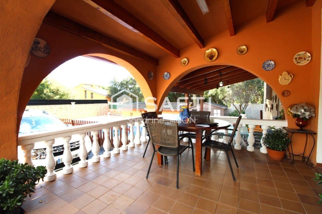 6 soveværelse Villa til salg i Vidreres med swimmingpool garage - € 490.000 (Ref: 9595358)