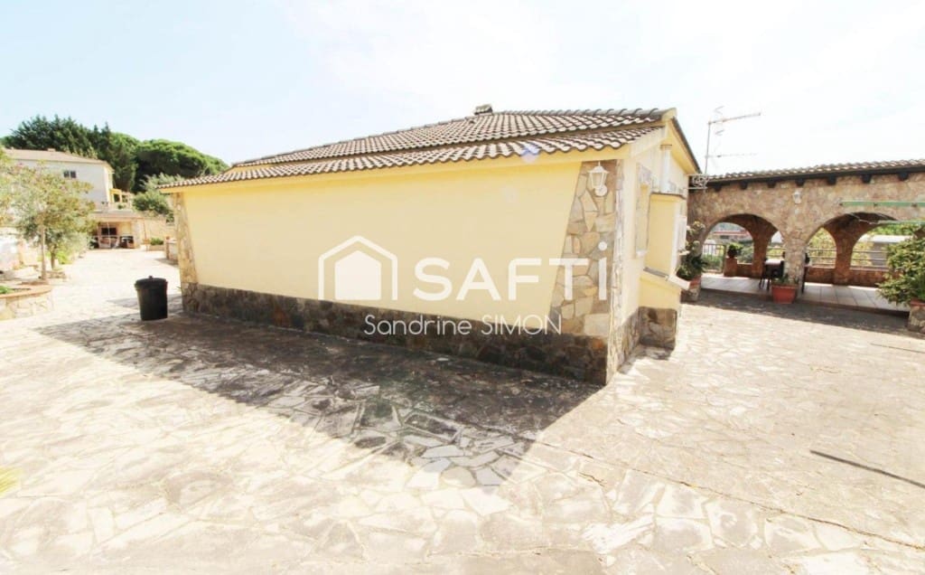 4 soveværelse Villa til salg i Vidreres - € 315.000 (Ref: 9595359)