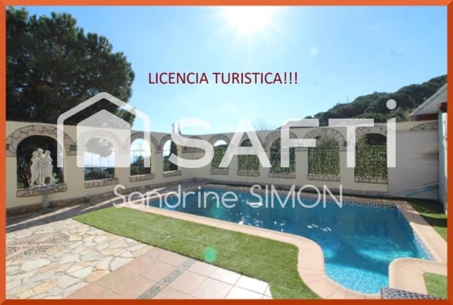 5 soveværelse Villa til salg i Serra Brava, Lloret de Mar med swimmingpool - € 449.000 (Ref: 9595360)