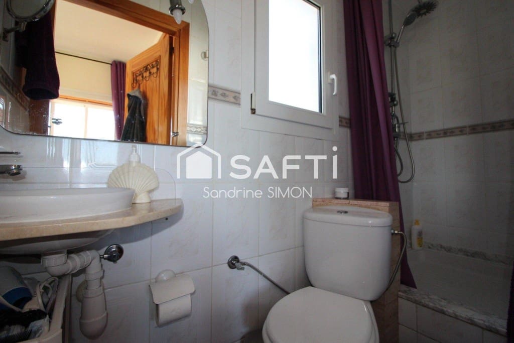 5 soveværelse Villa til salg i Lloret de Mar med swimmingpool - € 449.000 (Ref: 9595360)