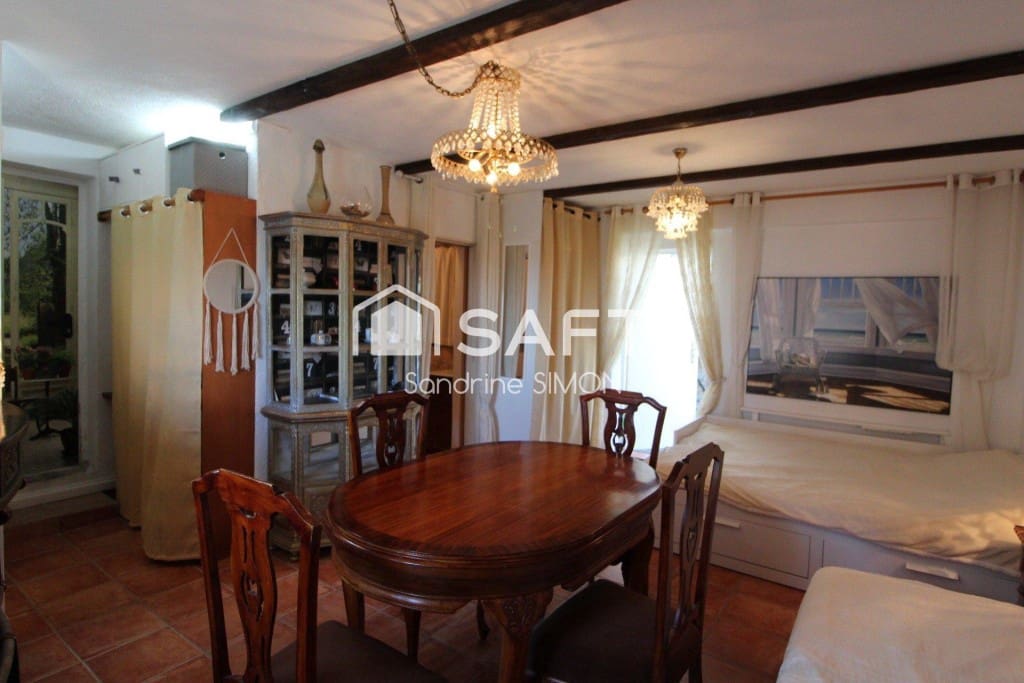 5 soveværelse Villa til salg i Lloret de Mar med swimmingpool - € 449.000 (Ref: 9595360)