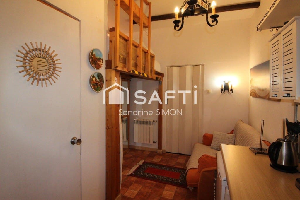 5 soveværelse Villa til salg i Lloret de Mar med swimmingpool - € 449.000 (Ref: 9595360)