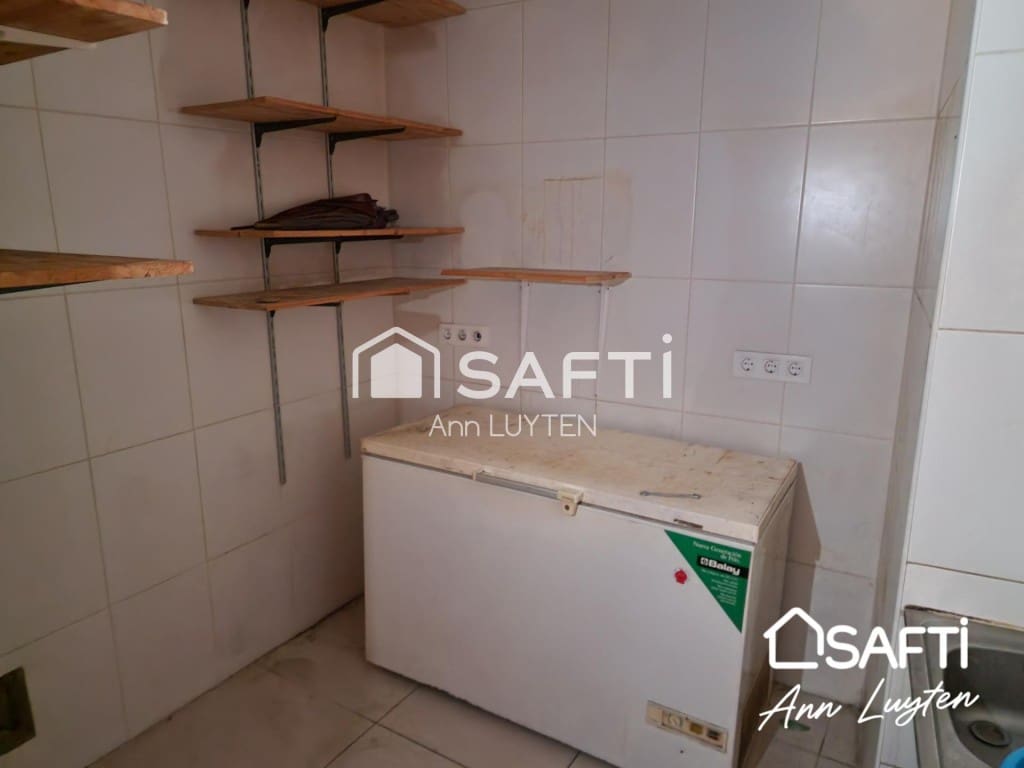 Commercial for sale in Roses - € 80,000 (Ref: 9595365)