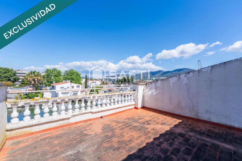 3 chambre Villa/Maison Mitoyenne à vendre à Roses avec garage - 399 000 € (Ref: 9595366)