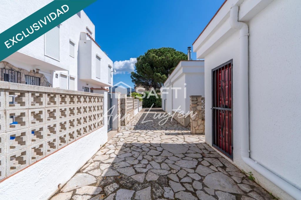 3 chambre Villa/Maison Mitoyenne à vendre à Roses avec garage - 399 000 € (Ref: 9595366)