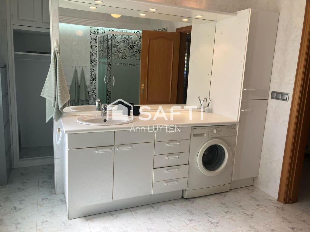 7 sypialnia Willa na sprzedaż w Roses z basenem garażem - 649 000 € (Ref: 9595367)