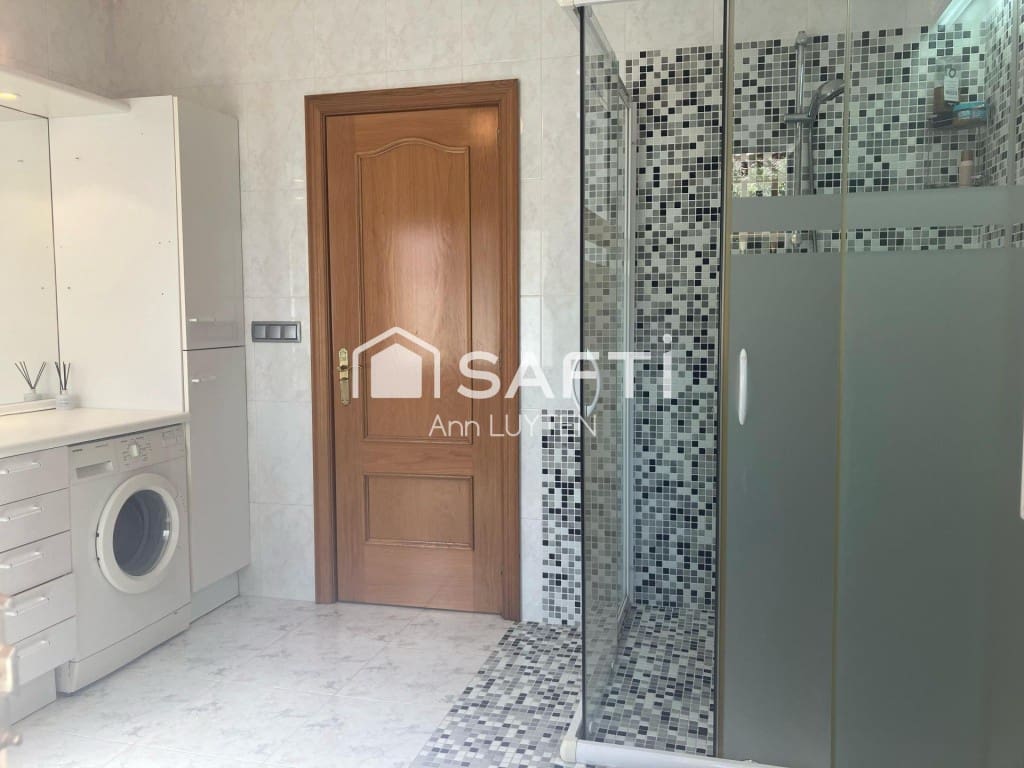 7 sypialnia Willa na sprzedaż w Roses z basenem garażem - 649 000 € (Ref: 9595367)