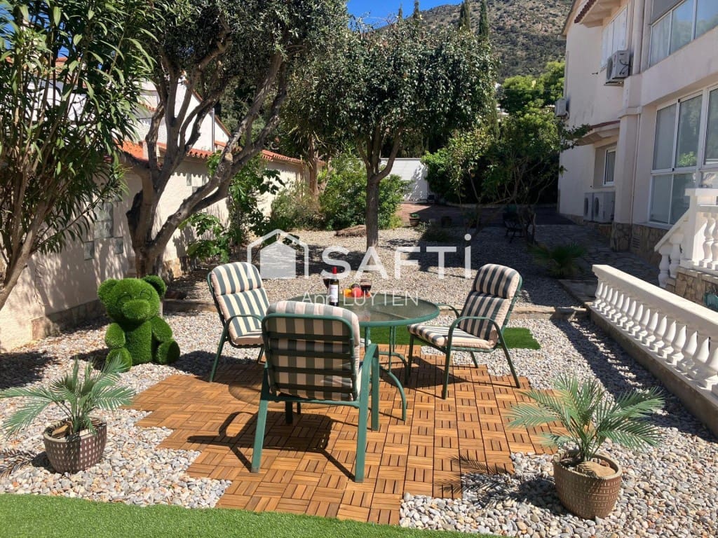 7 sypialnia Willa na sprzedaż w Roses z basenem garażem - 649 000 € (Ref: 9595367)