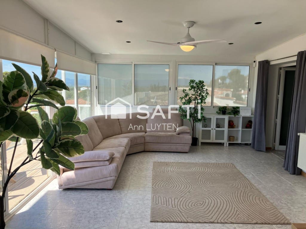 7 sypialnia Willa na sprzedaż w Roses z basenem garażem - 649 000 € (Ref: 9595367)