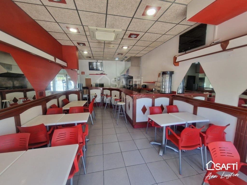 Kommersiell til salgs i Roses - € 175 000 (Ref: 9595370)