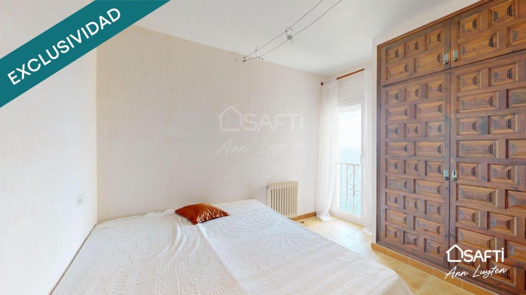 5 makuuhuone Huvila myytävänä paikassa Roses mukana 
autotalli - 650 000 € (Ref: 9595371)