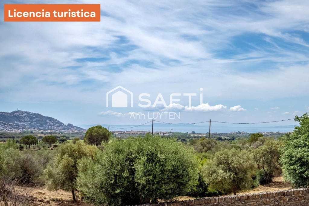 6 makuuhuone Huvila myytävänä paikassa Roses mukana uima-altaan 
autotalli - 749 000 € (Ref: 9595374)