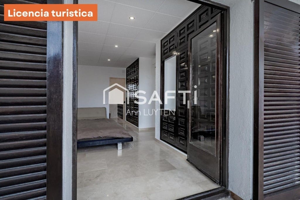 6 makuuhuone Huvila myytävänä paikassa Roses mukana uima-altaan 
autotalli - 749 000 € (Ref: 9595374)