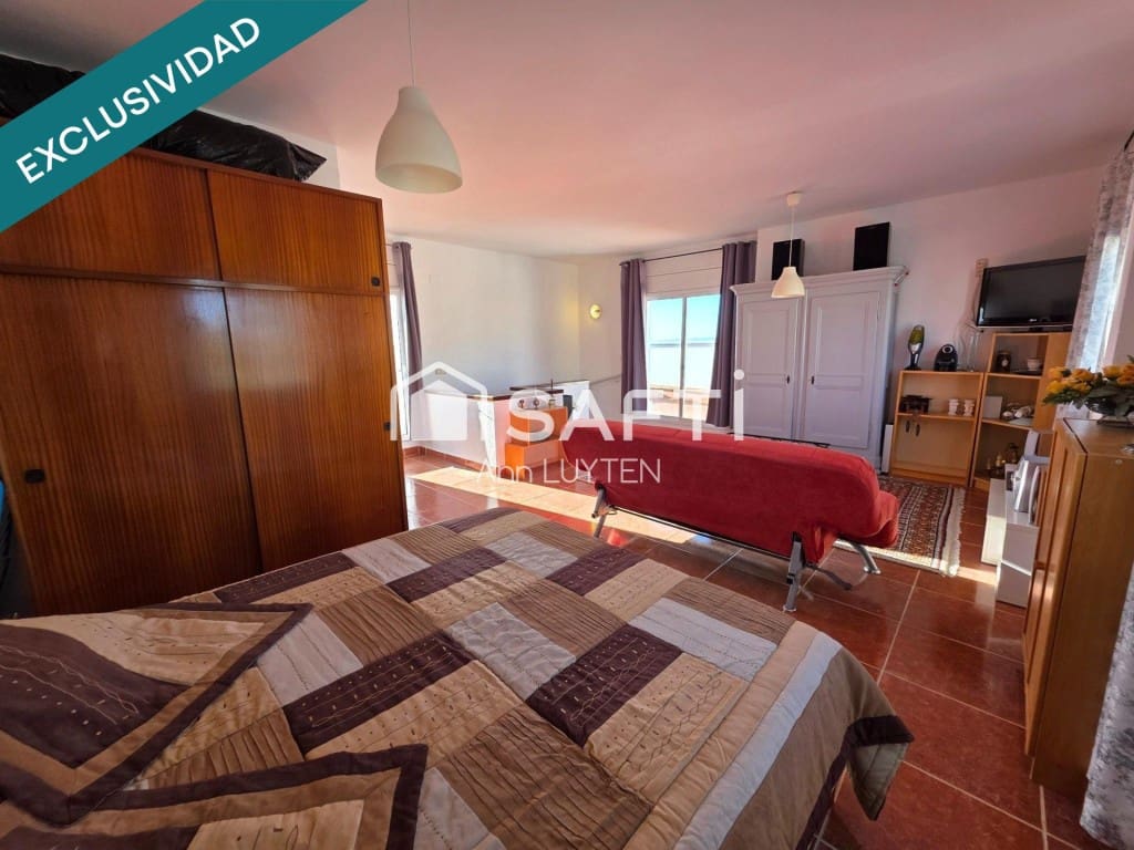 3 makuuhuone Huvila myytävänä paikassa Roses mukana 
autotalli - 549 800 € (Ref: 9595376)