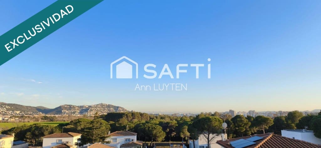 3 makuuhuone Huvila myytävänä paikassa Roses mukana 
autotalli - 549 800 € (Ref: 9595376)