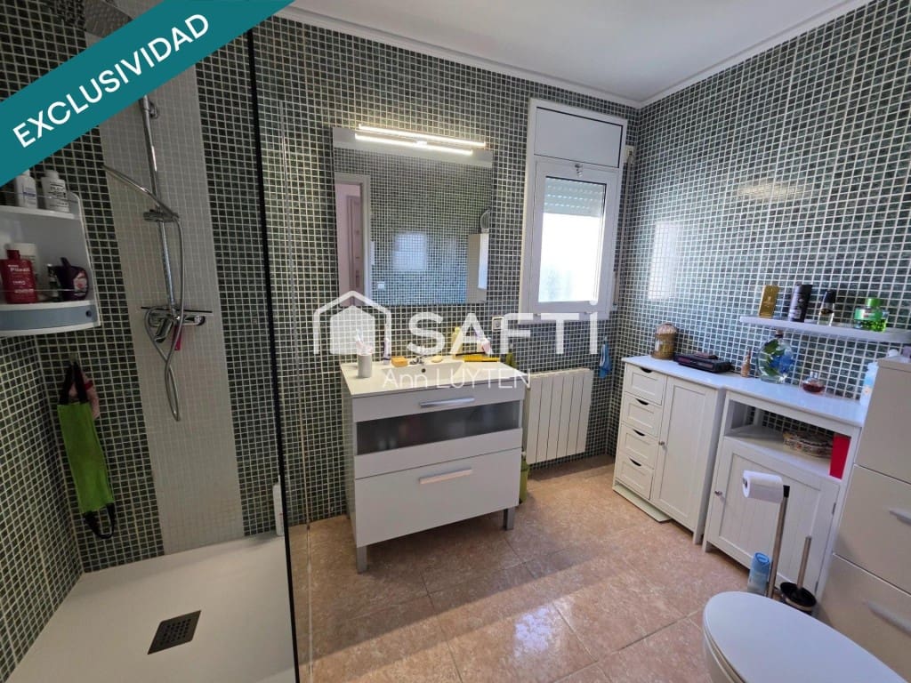 3 makuuhuone Huvila myytävänä paikassa Roses mukana 
autotalli - 549 800 € (Ref: 9595376)