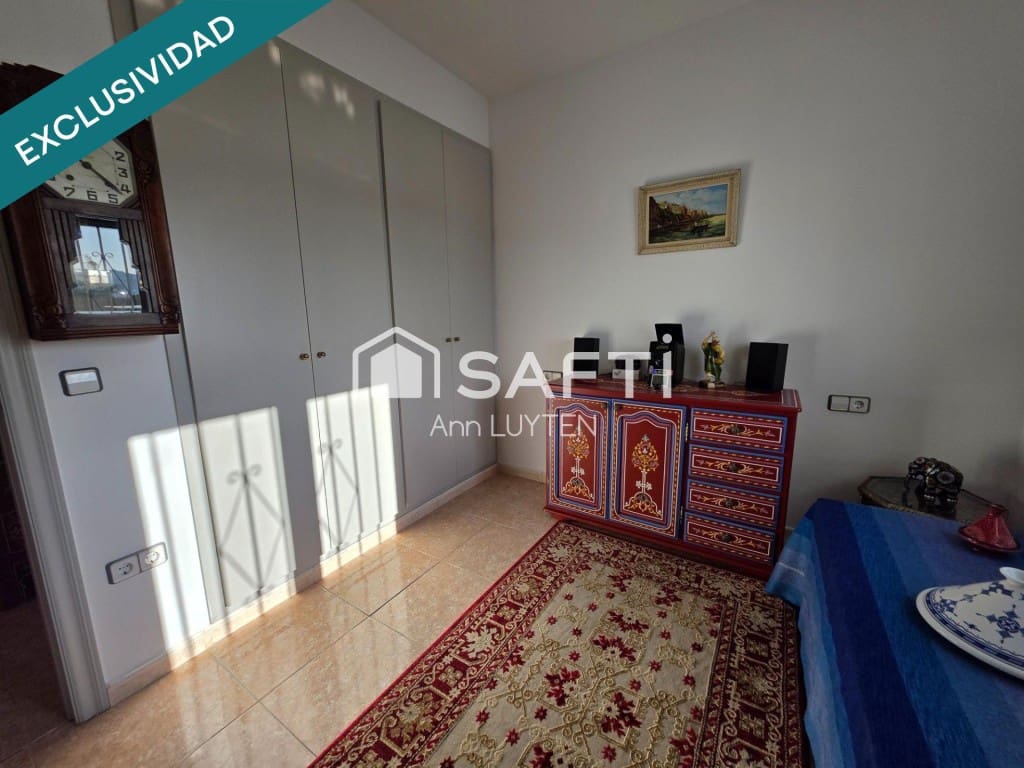 3 makuuhuone Huvila myytävänä paikassa Roses mukana 
autotalli - 549 800 € (Ref: 9595376)