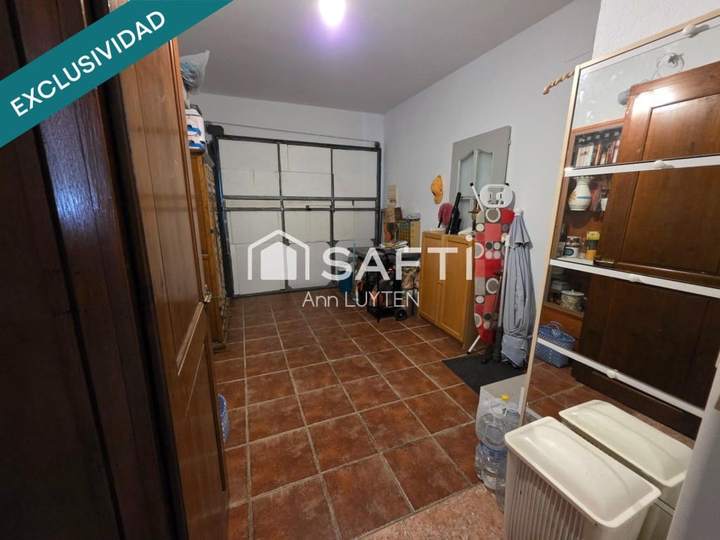 3 makuuhuone Huvila myytävänä paikassa Roses mukana 
autotalli - 549 800 € (Ref: 9595376)