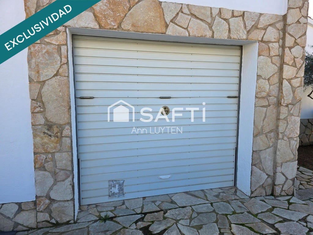 3 makuuhuone Huvila myytävänä paikassa Roses mukana 
autotalli - 549 800 € (Ref: 9595376)