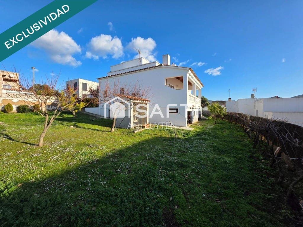 3 makuuhuone Huvila myytävänä paikassa Roses mukana 
autotalli - 549 800 € (Ref: 9595376)