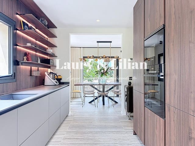 4 makuuhuone Huvila myytävänä paikassa Empuriabrava, Castelló d'Empúries mukana uima-altaan - 1 450 000 € (Ref: 9595382)